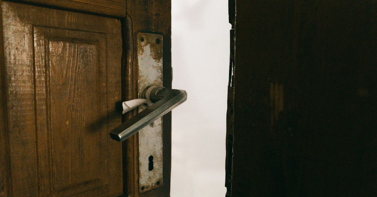 door security hardware — Columbus Ave Locksmith NYC